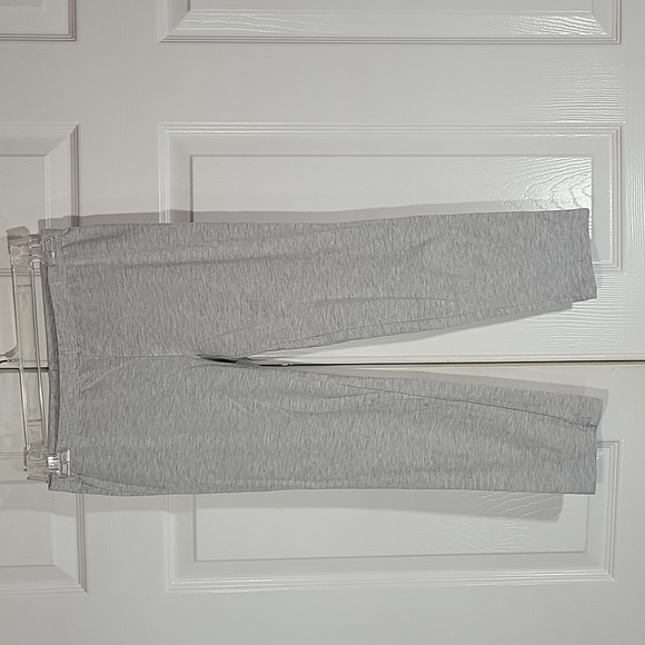 No boundaries grey 3/4 leggings - Picture 1 of 4